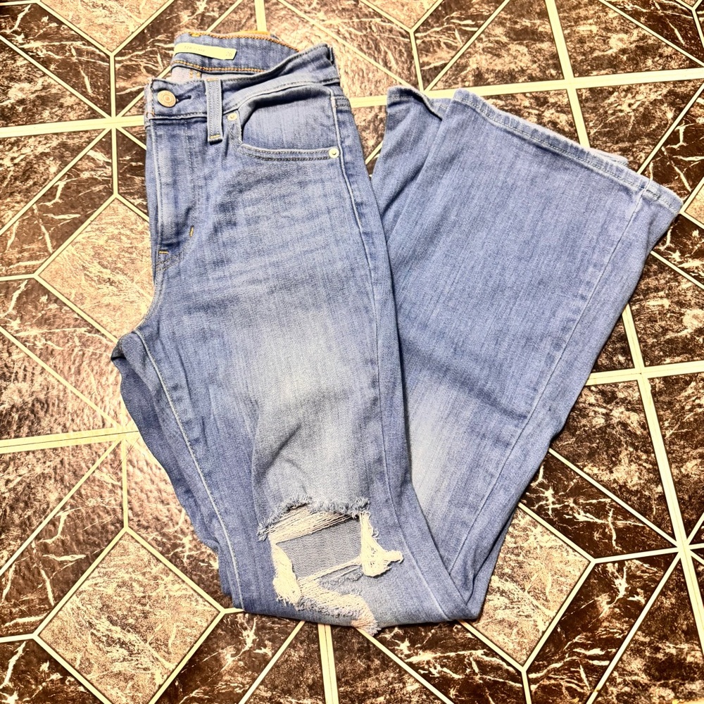 Stylish Blue Distressed Women Jeans